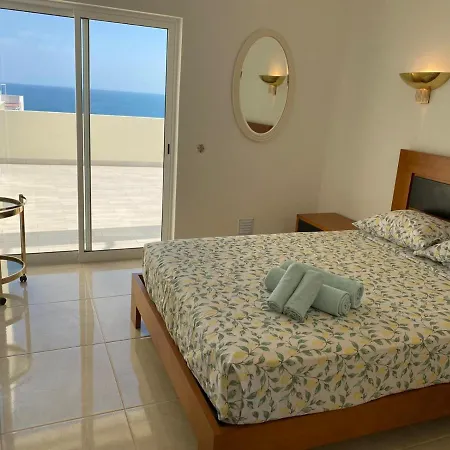 Apartment Com Grandes Terracos Em Frente A Portimao