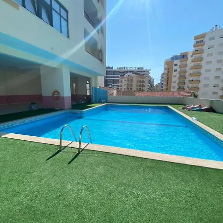 Apartment Com Grandes Terracos Em Frente A