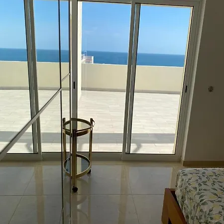 Com Grandes Terracos Em Frente A Apartmán Portimão