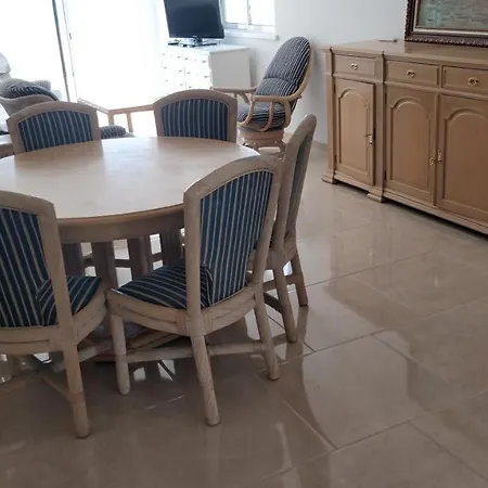 Com Grandes Terracos Em Frente A Appartement Portimão