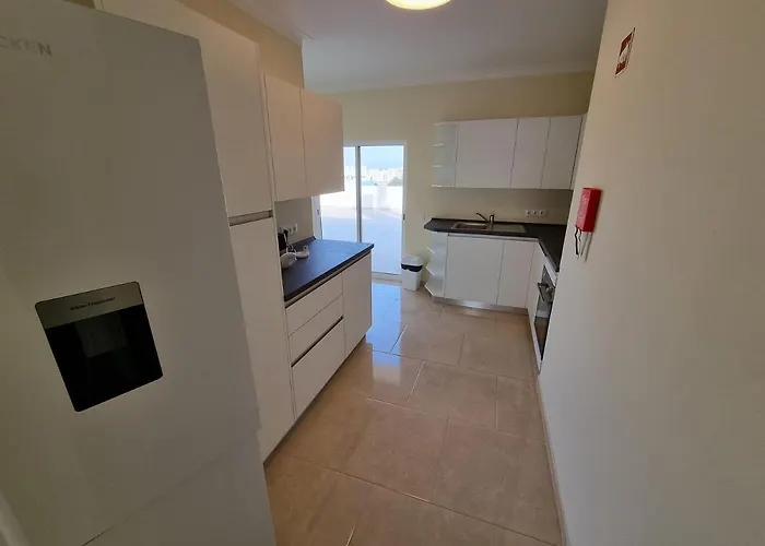 Appartement Com Grandes Terracos Em Frente A Portimão