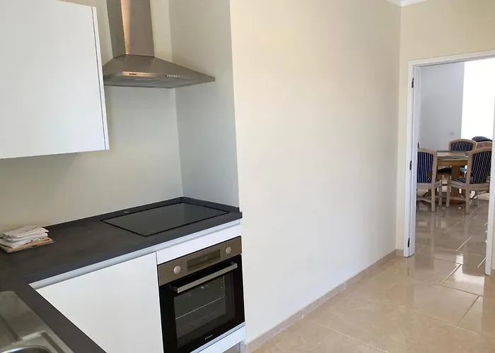 Com Grandes Terracos Em Frente A * Portimão