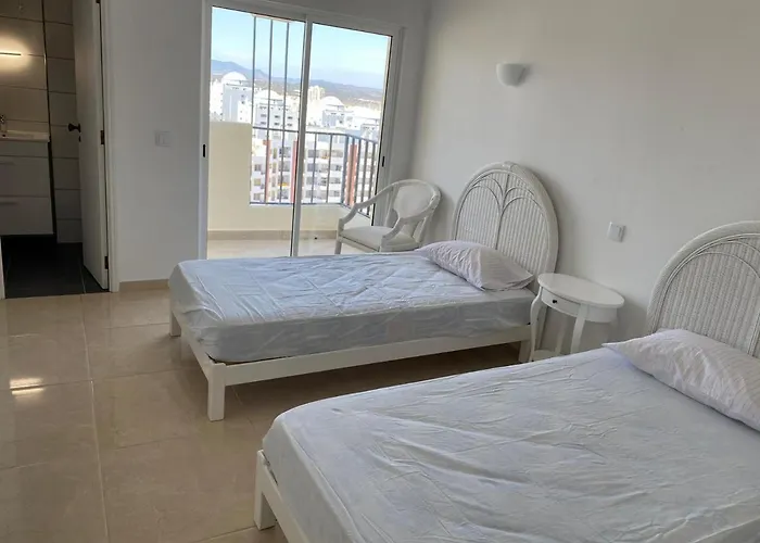 Appartement Com Grandes Terracos Em Frente A Portimão