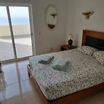 Com Grandes Terracos Em Frente A Апартаменты *