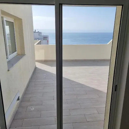 Com Grandes Terracos Em Frente A Апартаменты *